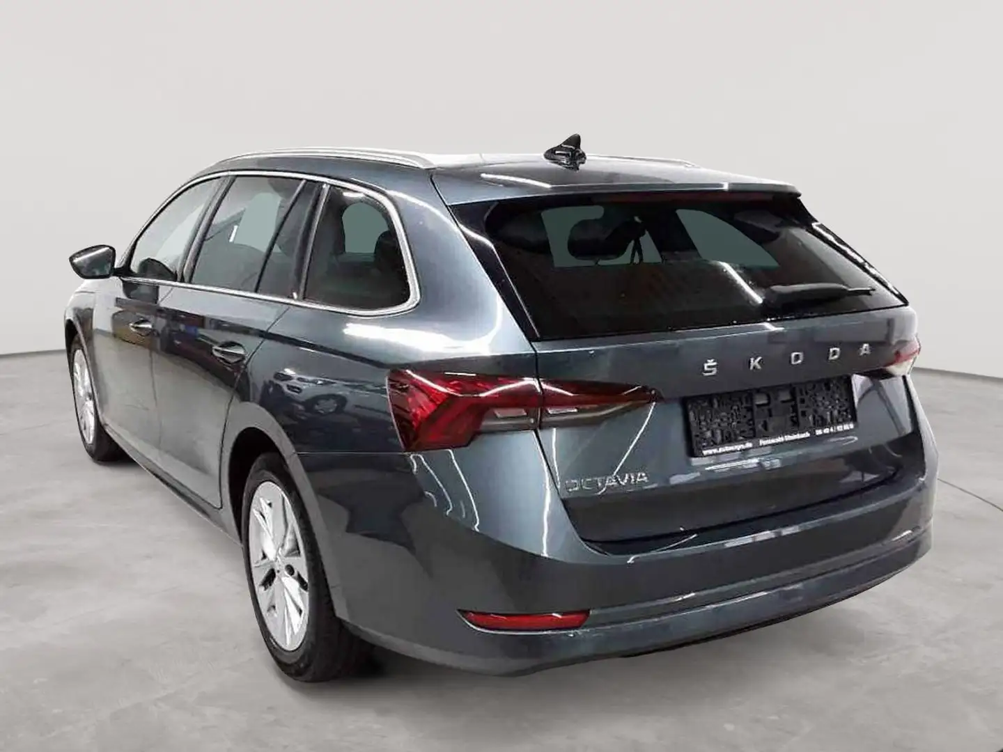 Skoda Octavia Octavia Combi 2.0 TDI First Edition LED NAV Gris - 2