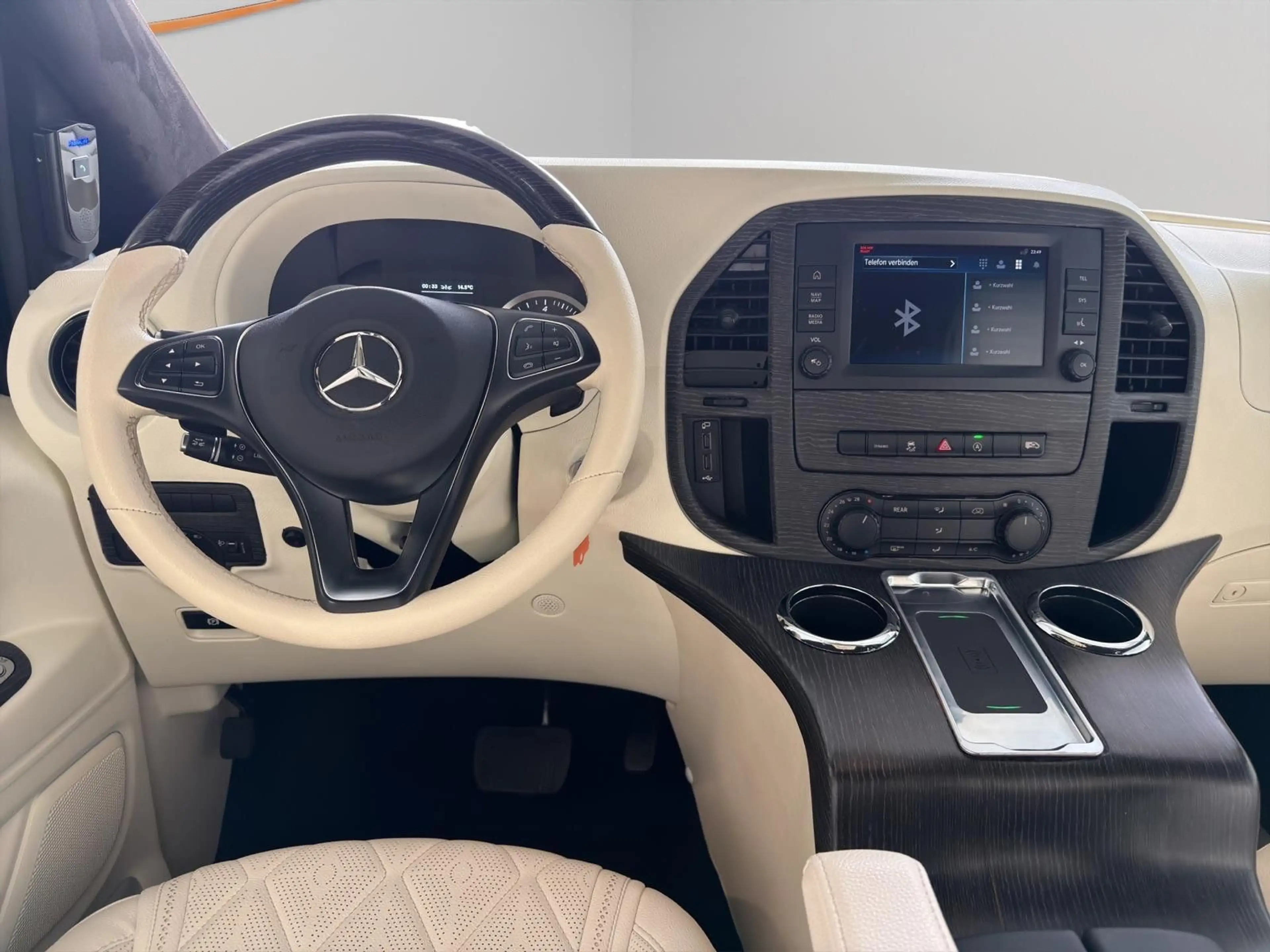 Mercedes-Benz Vito Extralang LUXUS VIP umbau*6 SITZER*LEDER*TV — photo 14