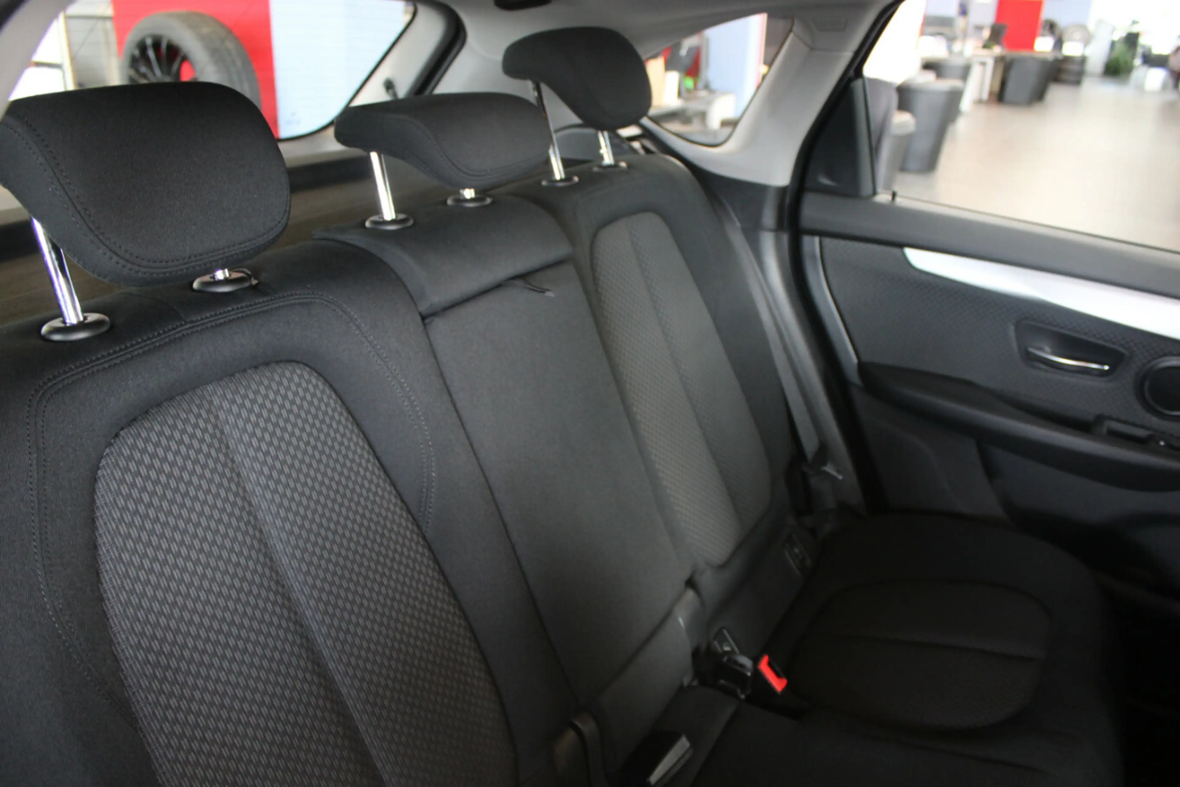 BMW 225 xe iPerformance — photo 15
