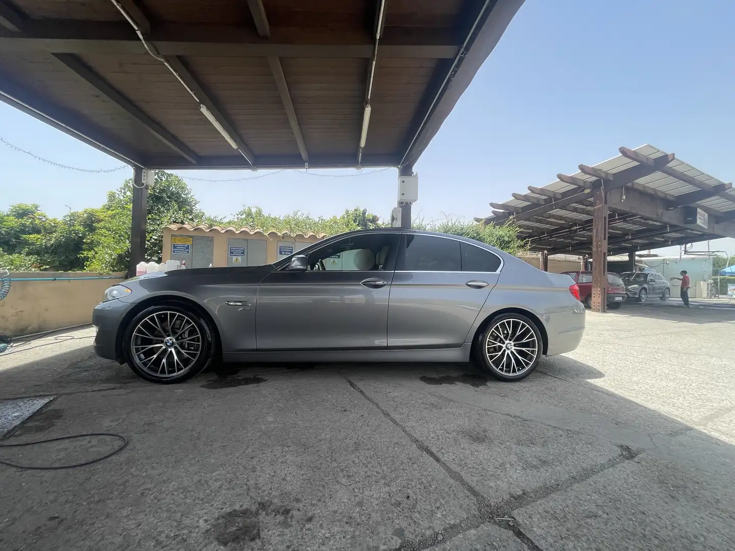 BMW 525 525d xdrive Futura auto Grigio - 2