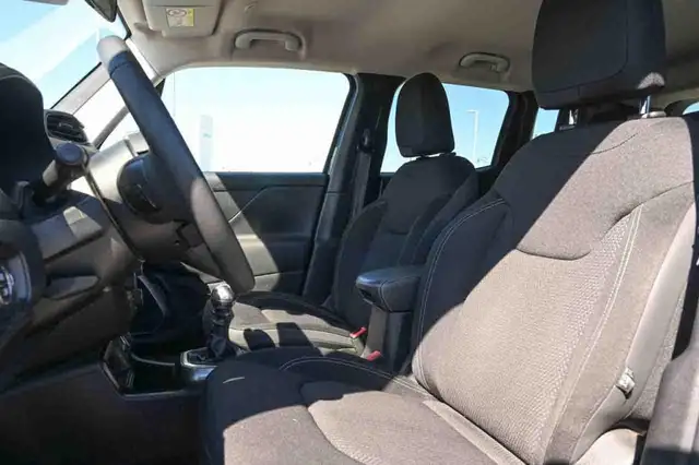 Jeep Renegade view 14
