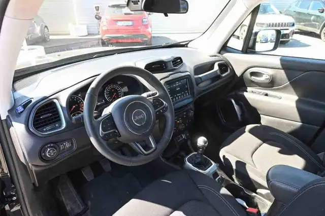 Jeep Renegade view 12
