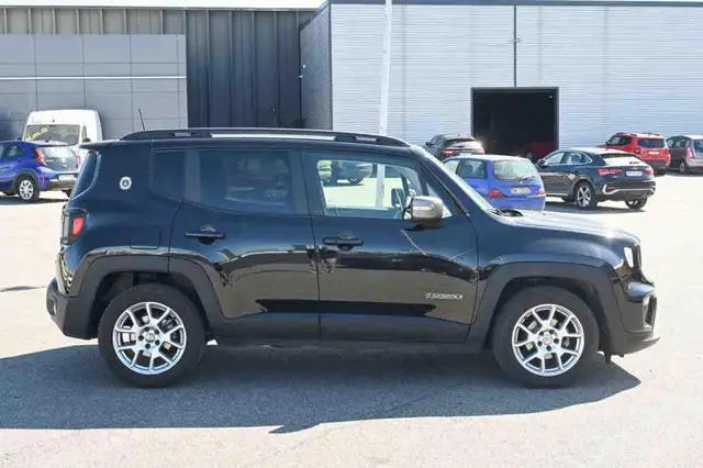 Jeep Renegade view 4