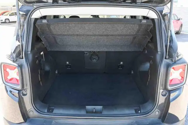 Jeep Renegade view 9