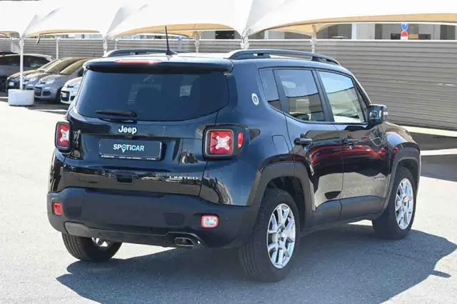 Jeep Renegade view 5