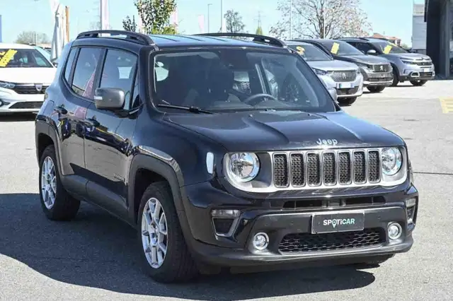 Jeep Renegade view 3