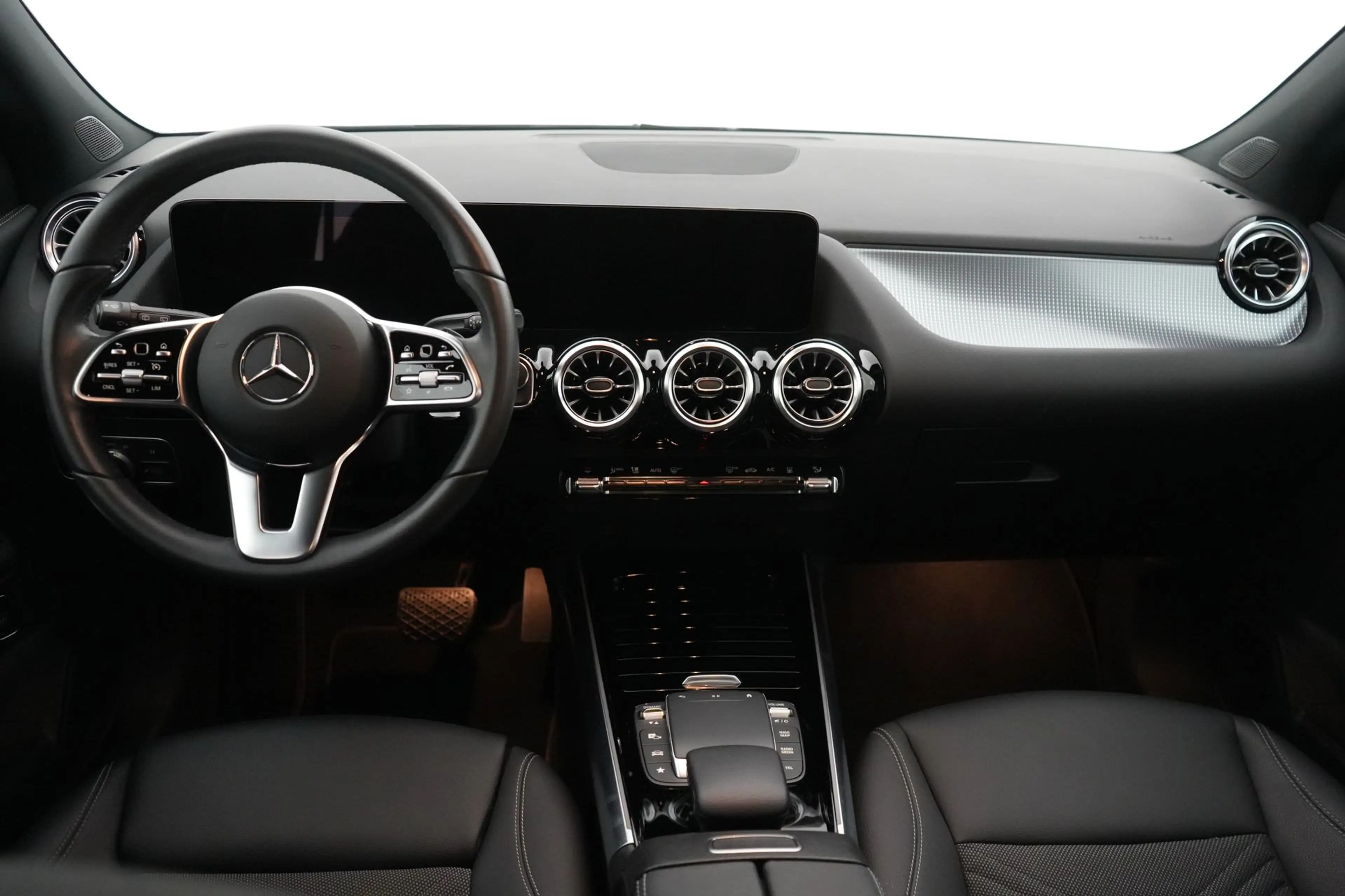 Mercedes-Benz EQA 250 Business Line LEDER/STOF LED GPS PDC CAM BLIS Verw — photo 13