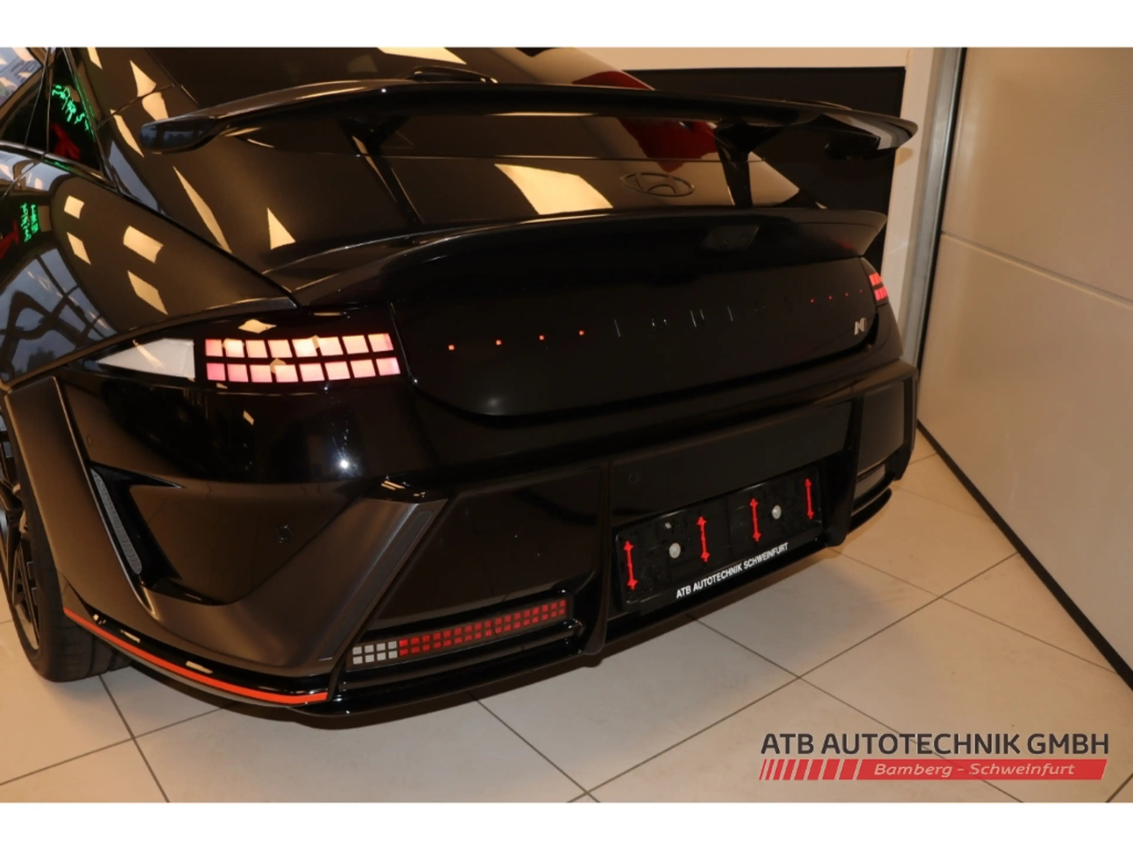 Hyundai IONIQ 6 84kWh 609PS 4WD Sitzpaket Panoramadach — photo 11