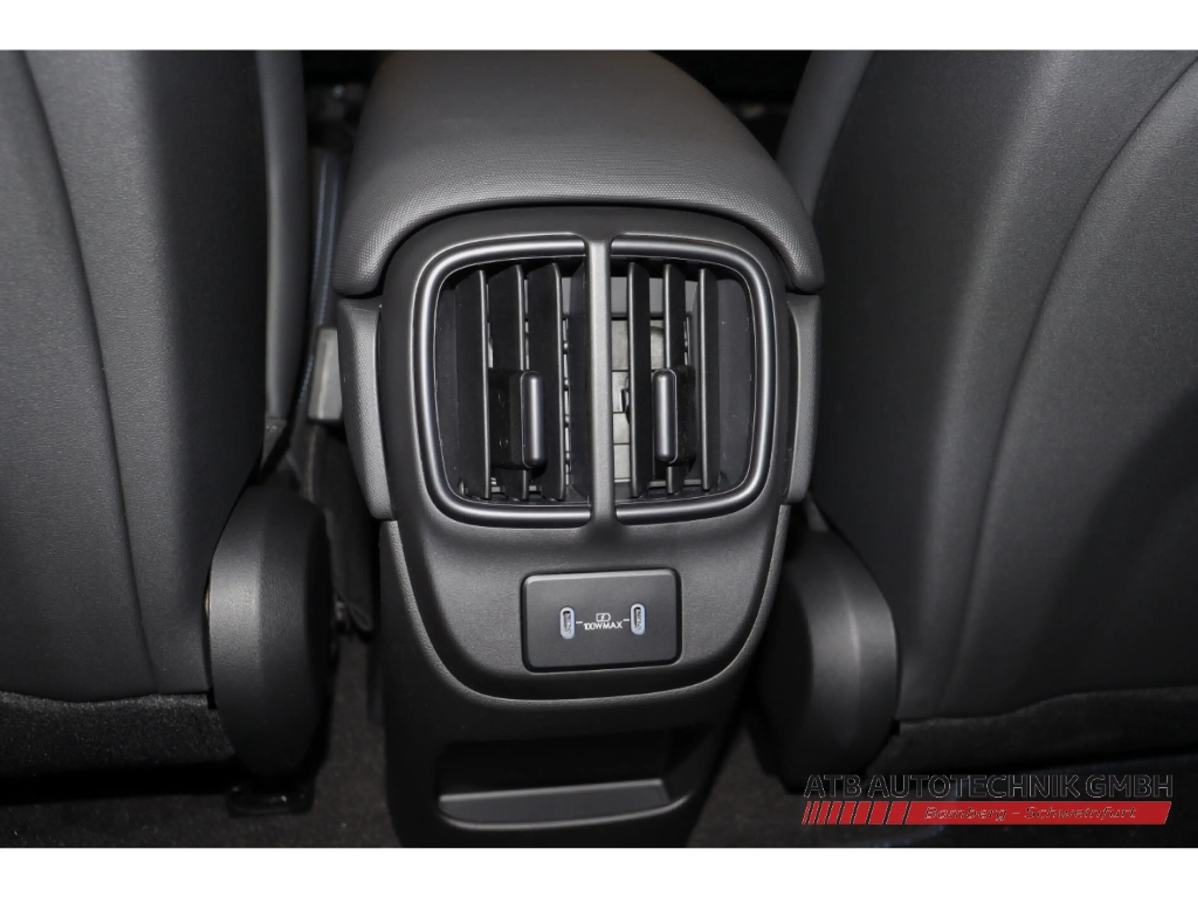 Hyundai IONIQ 6 84kWh 609PS 4WD Sitzpaket Panoramadach — photo 8