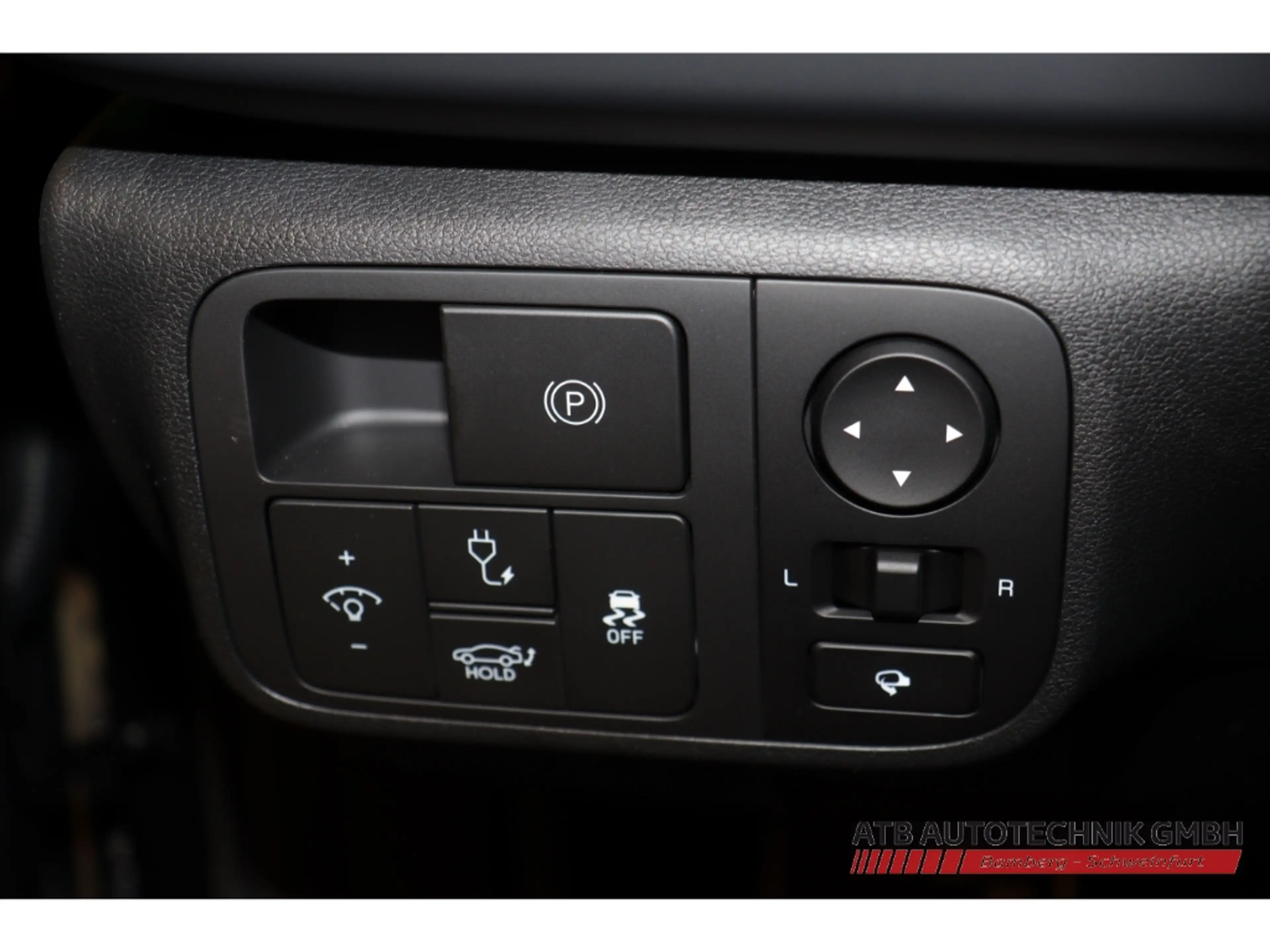 Hyundai IONIQ 6 84kWh 609PS 4WD Sitzpaket Panoramadach — photo 15