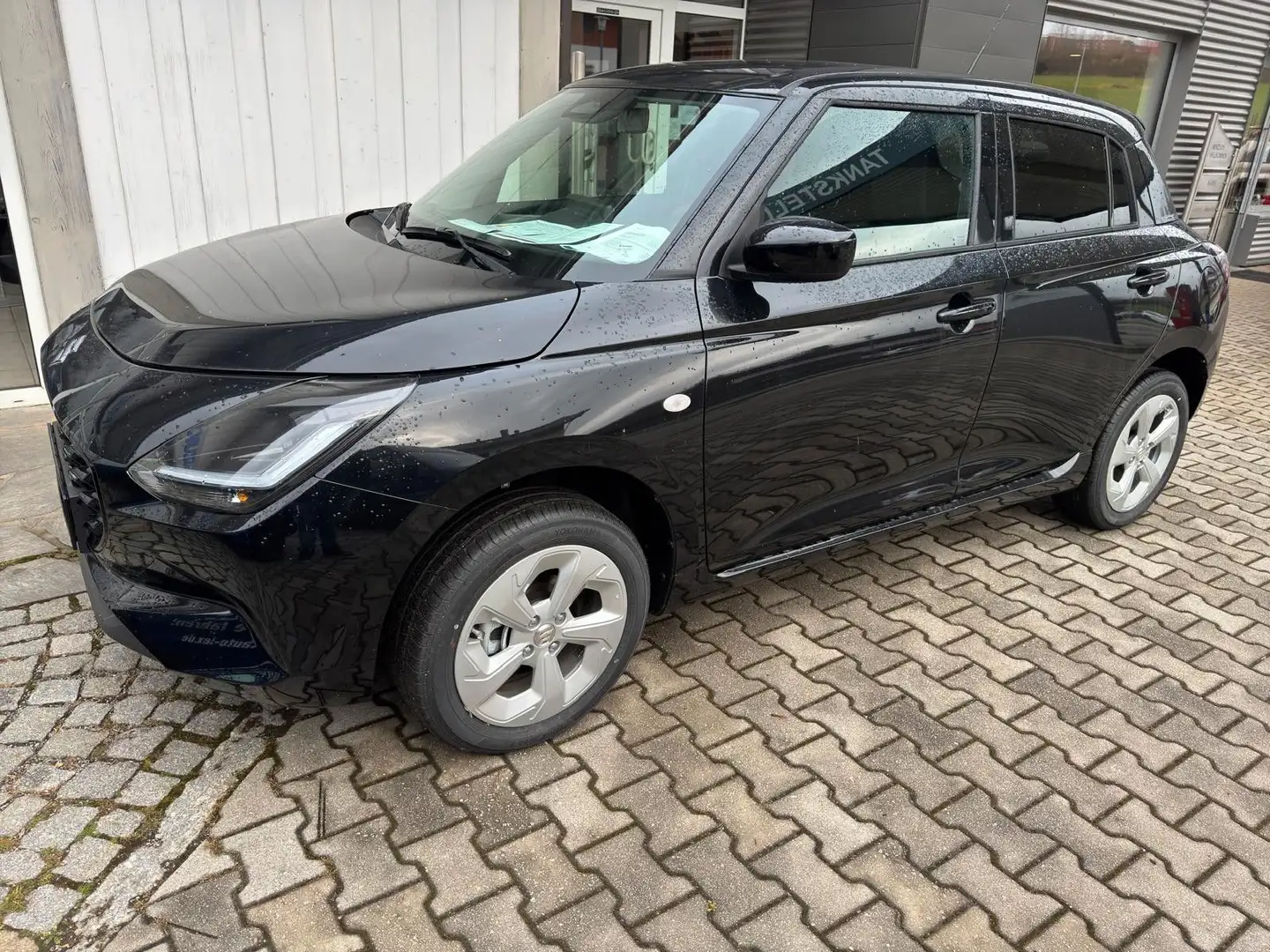 Suzuki Swift 1.2 DUALJET HYBRID ALLGRIP Comf.Navi Schwarz - 1