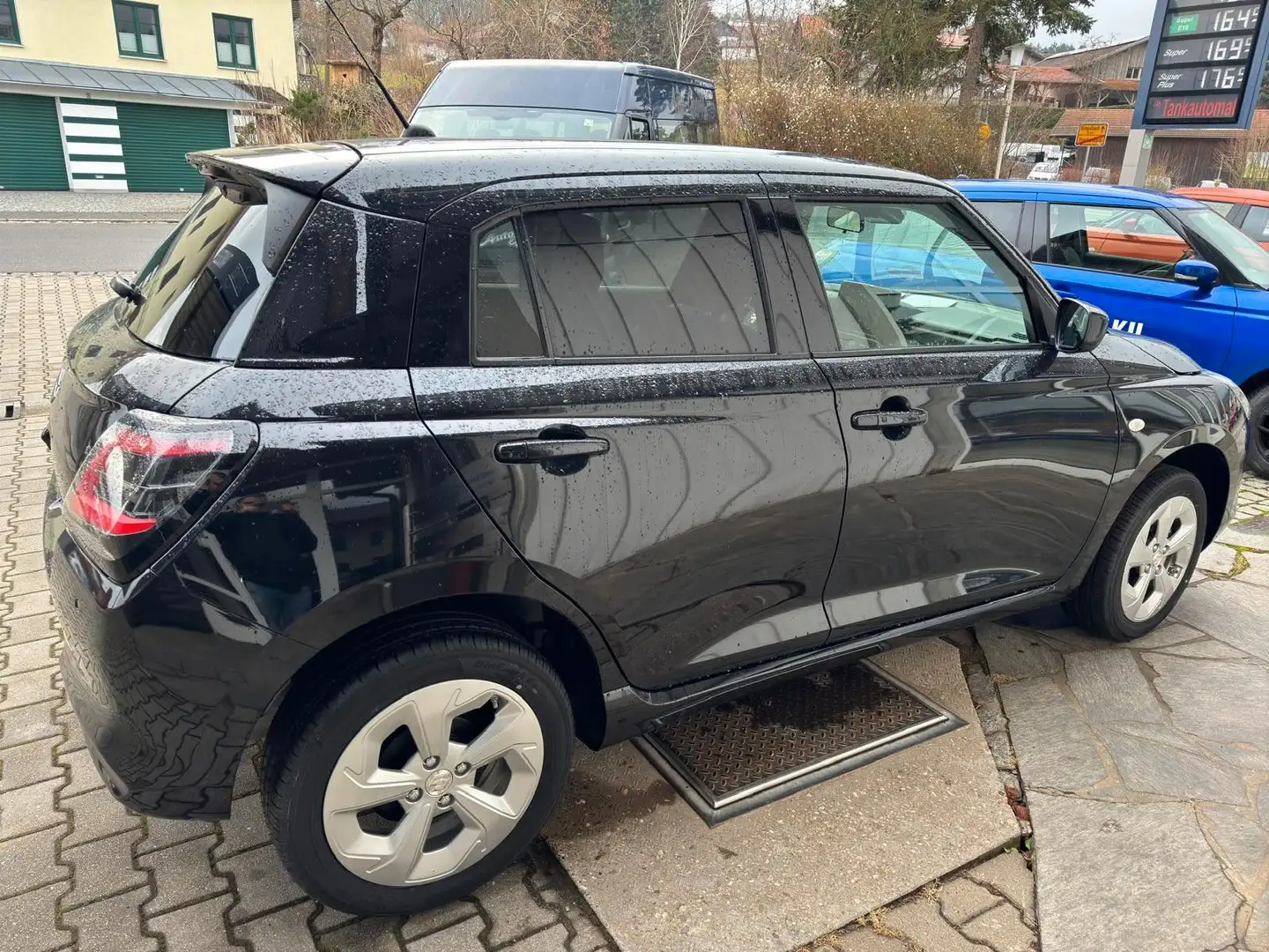 Suzuki Swift 1.2 DUALJET HYBRID ALLGRIP Comf.Navi Schwarz - 2