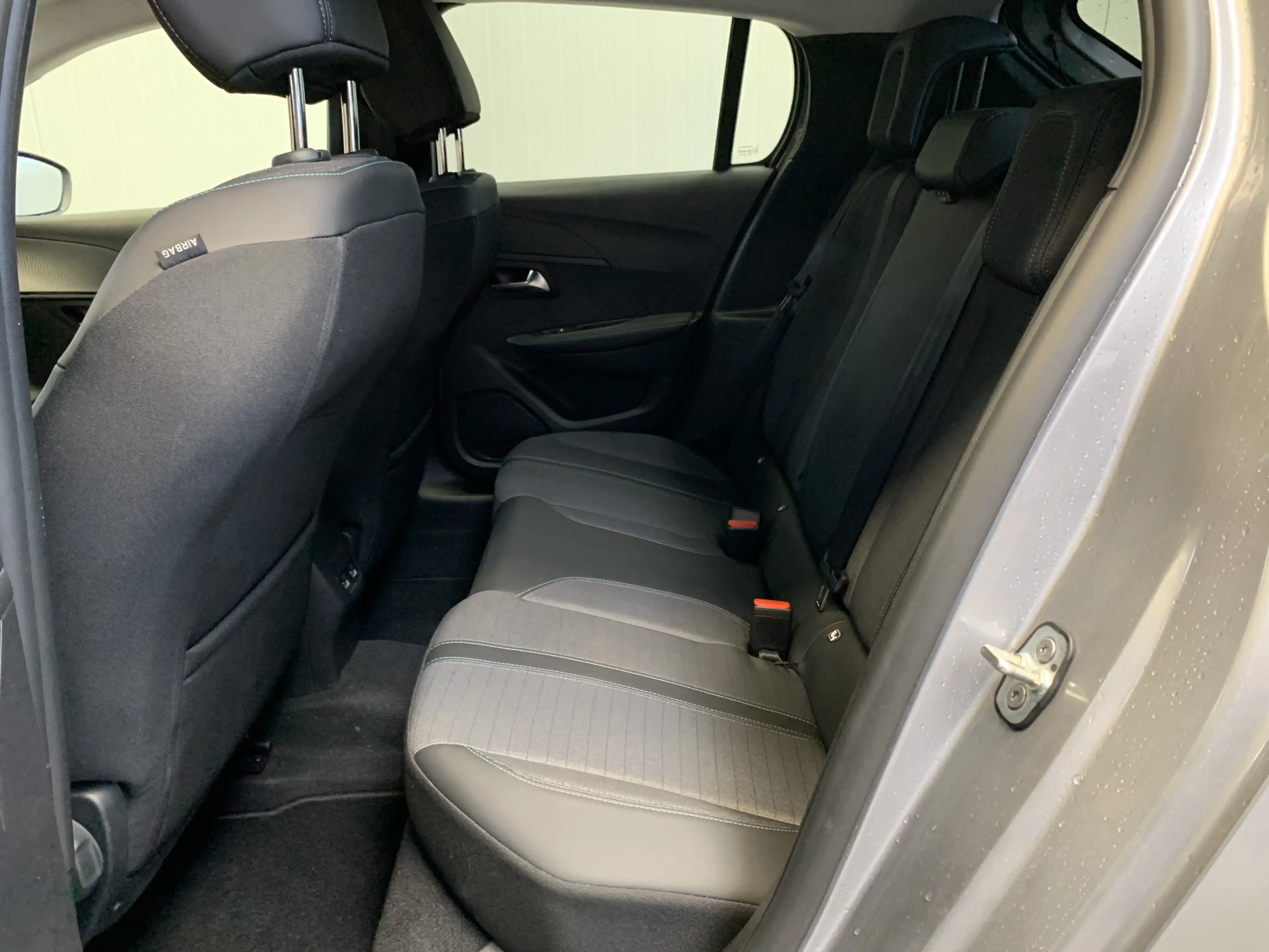 Peugeot 208 1.2 PureTech Allure 100PK LEDER-CAMERA-NAVI by CAR — photo 36