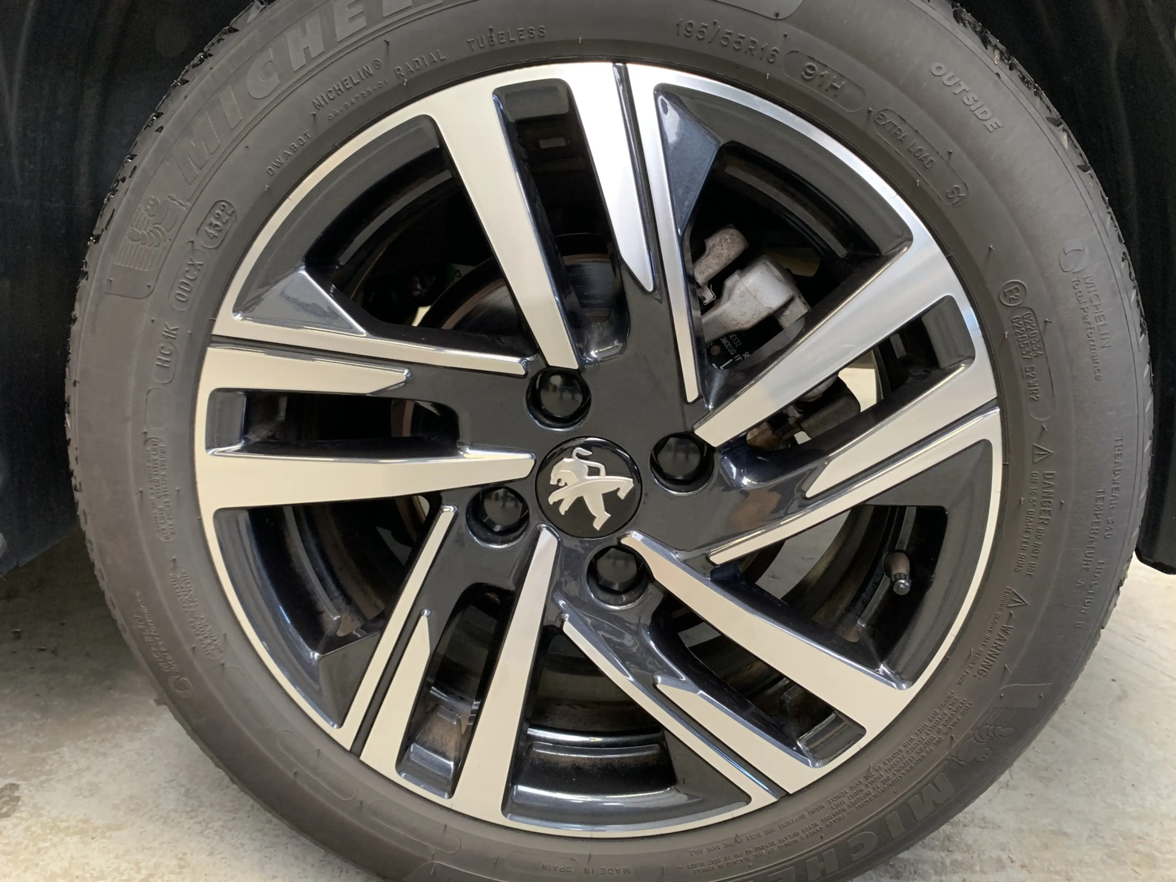 Peugeot 208 1.2 PureTech Allure 100PK LEDER-CAMERA-NAVI by CAR — photo 8