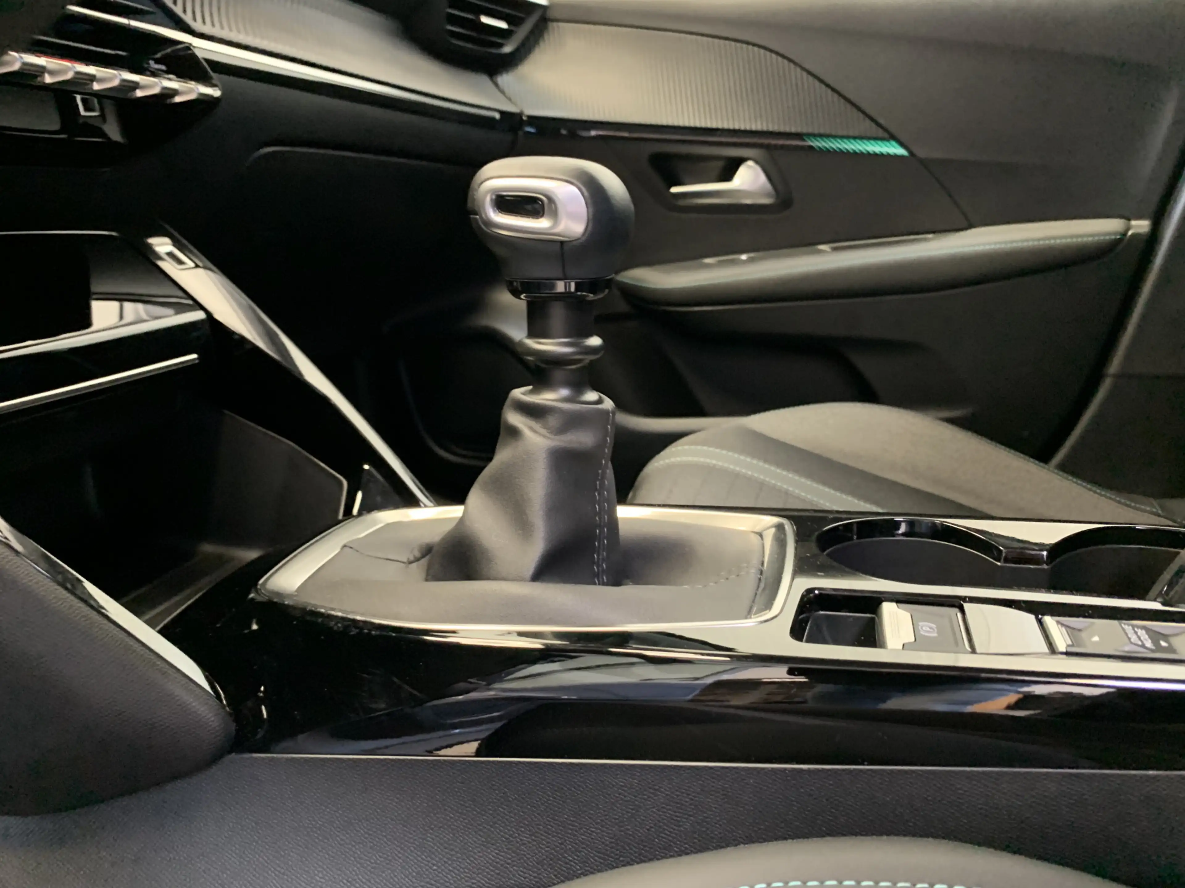 Peugeot 208 1.2 PureTech Allure 100PK LEDER-CAMERA-NAVI by CAR — photo 22