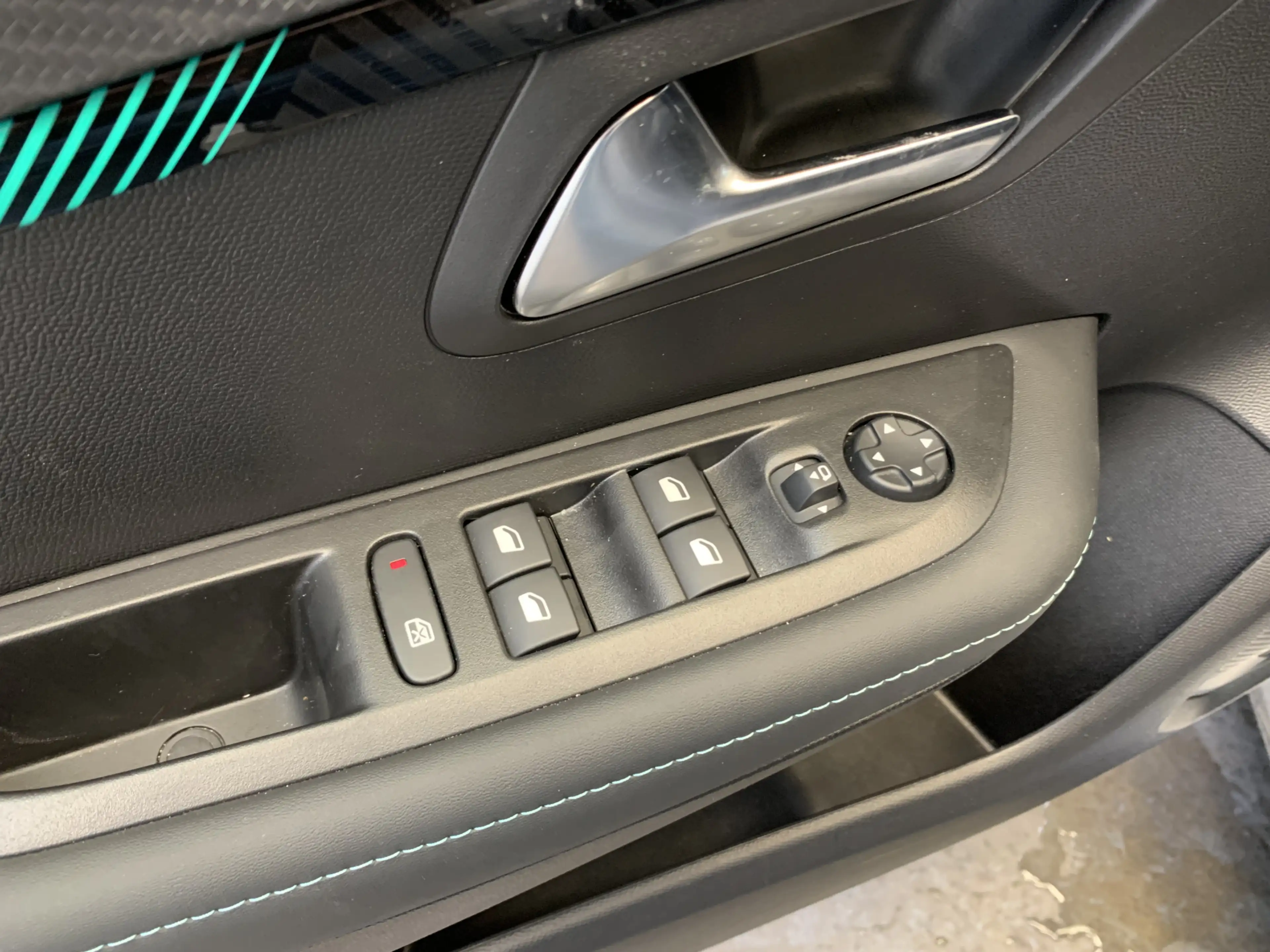 Peugeot 208 1.2 PureTech Allure 100PK LEDER-CAMERA-NAVI by CAR — photo 31