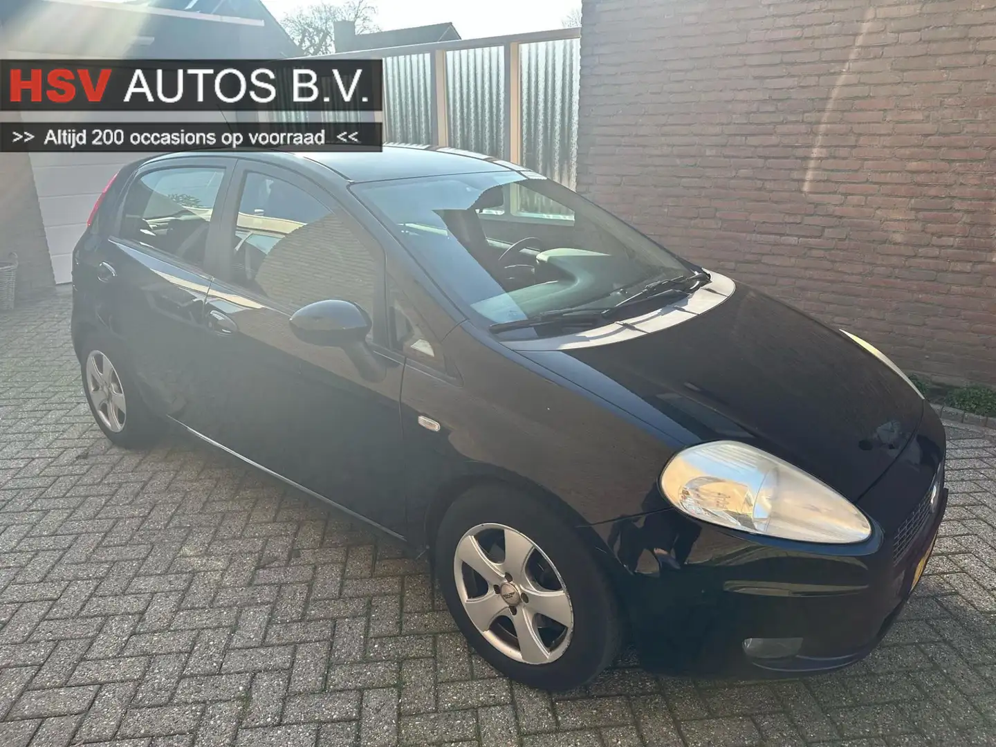 Fiat Grande Punto 1.4-16V Ed. Lusso airco LM 4-deurs Zwart - 1