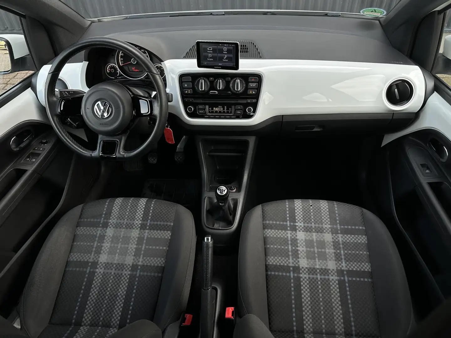 Volkswagen up! 1.0 BMT high up! Club 60pk | Airco | Navi | Stoelv Wit - 2