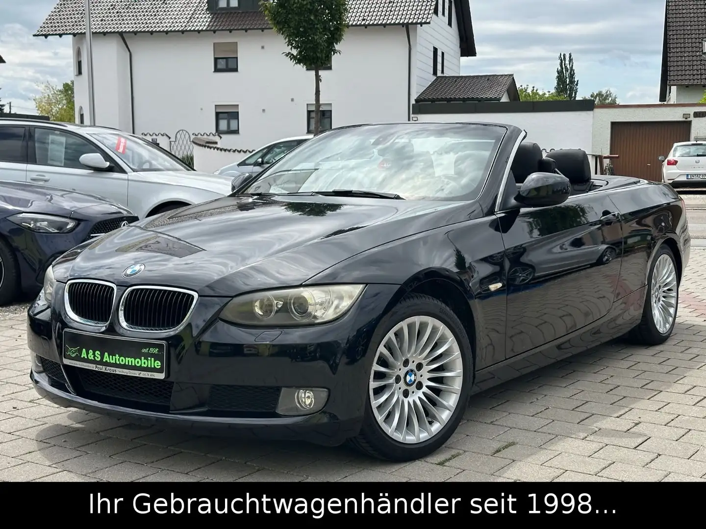 BMW 320 i Cabrio *BI-XENON/SHZ/PDC/TEMPOMAT/AHK* Schwarz - 1