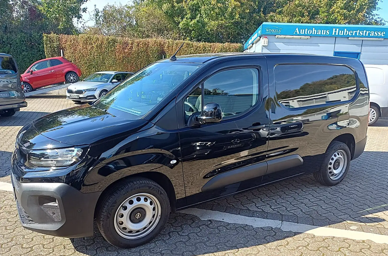 Opel Combo Cargo XL-Klima-Navi-Kamera-Sitzhg-PDCv+h-2.4Tonnen Schwarz - 1