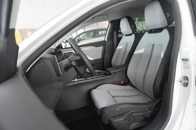 Opel Astra view 14