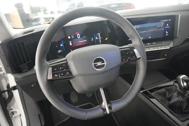 Opel Astra view 15