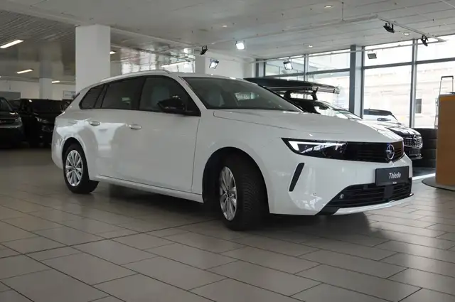 Opel Astra view 6
