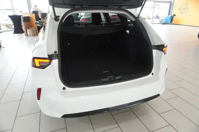 Opel Astra view 10