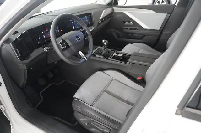 Opel Astra view 11