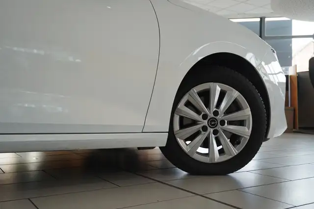 Opel Astra view 7