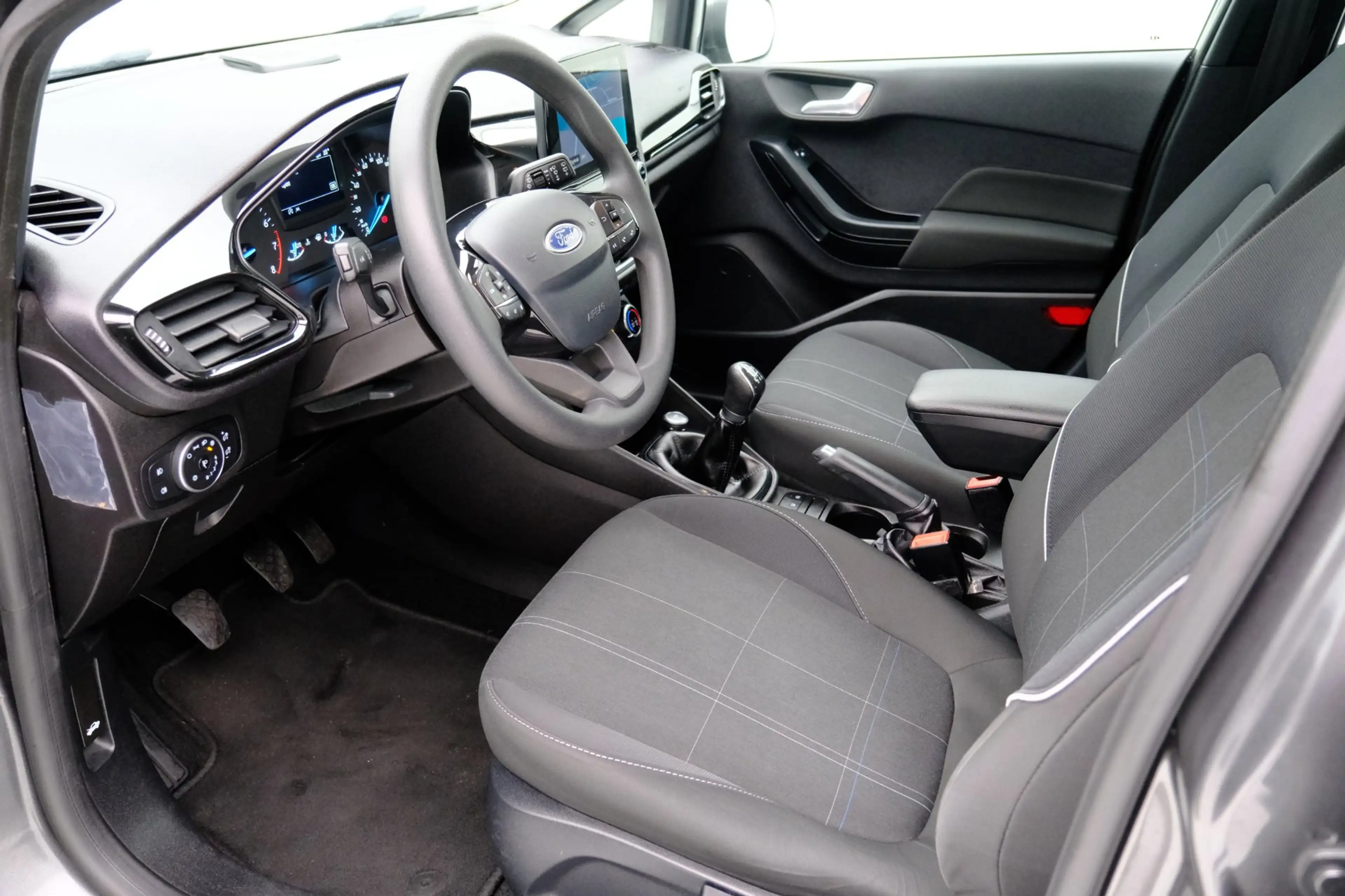Ford Fiesta 1.1 Trend 5-deurs Airco|PDC|LMV — photo 2
