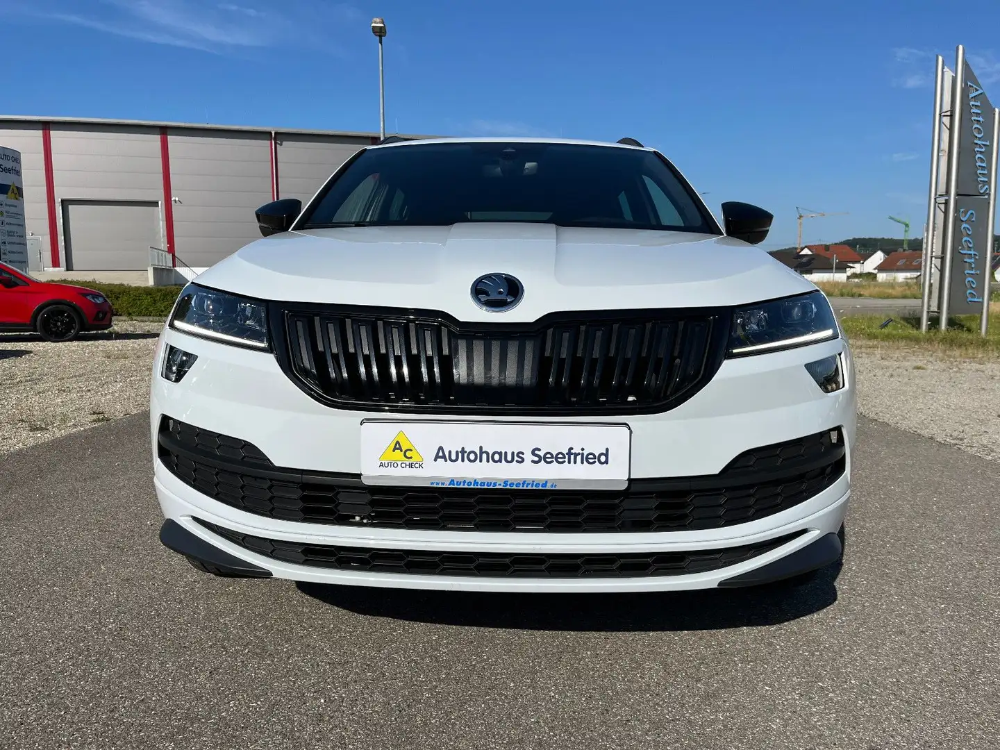 Skoda Karoq Sportline 4x4 LED Navi AHK Kamera e.Hkl. Weiß - 2