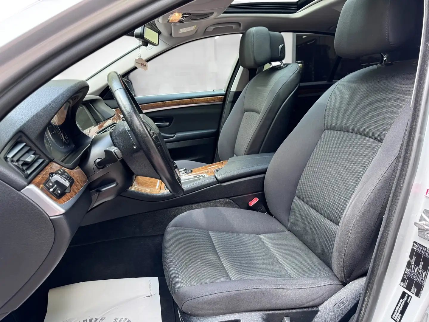 BMW 520 d *Apple CarPlay*Navi* Silber - 2