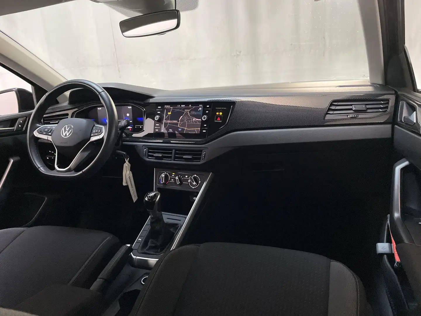 Volkswagen Polo 1.0 TSI Life Virtual Cockpit Parkeersensoren Navig Noir - 2