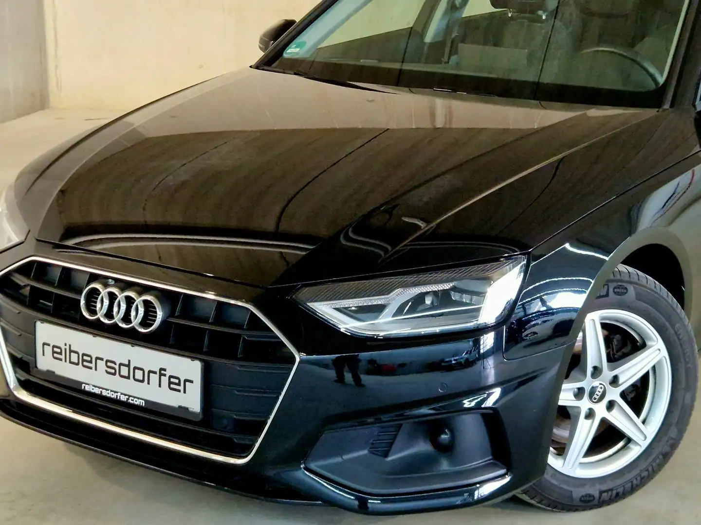 Audi A4 35 TDI Noir - 2
