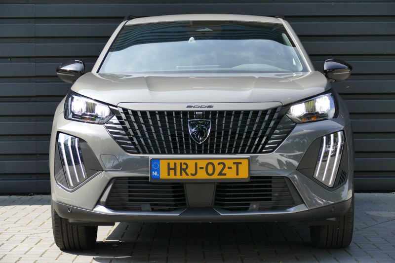 Peugeot e-2008 EV 156PK 54KWH ALLURE AUTOMAAT CAMERA V+A / 17"LMV — photo 4