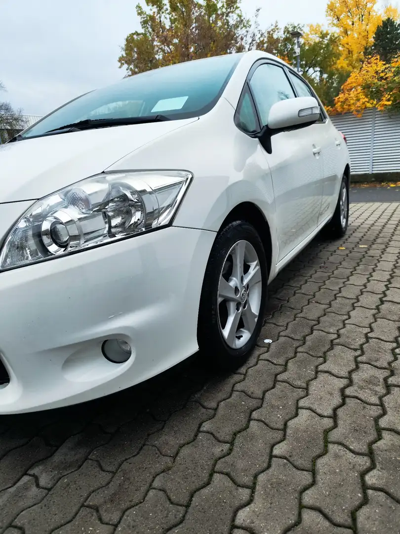 Toyota Auris 1.6 Edition - 1