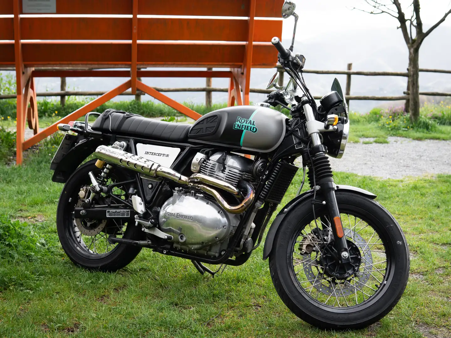 Royal Enfield Interceptor Interceptor 650 Gris - 2