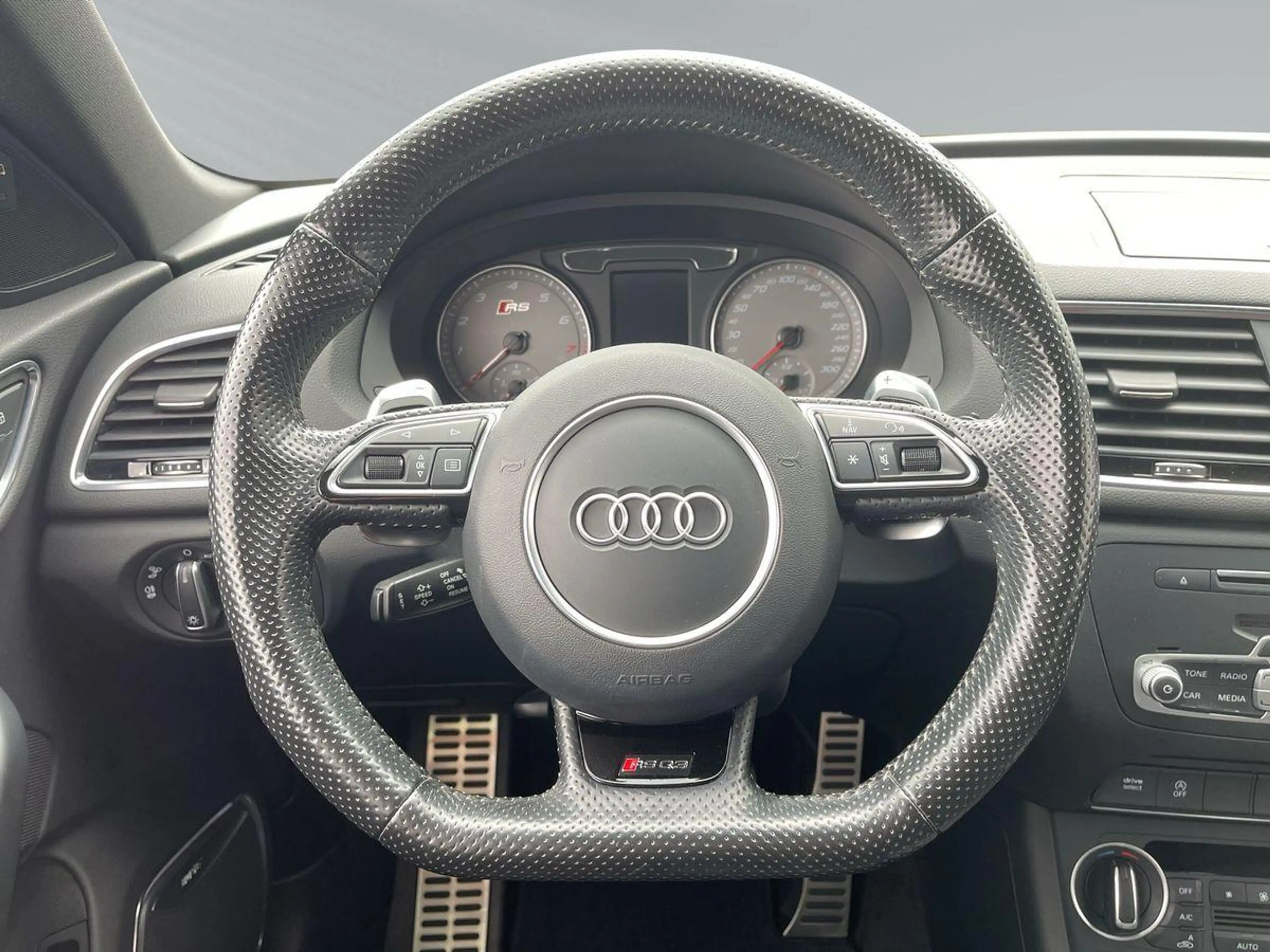 Audi RS Q3 2.5 20V TFSI DSG quattro LED NAVI BOSE — photo 13