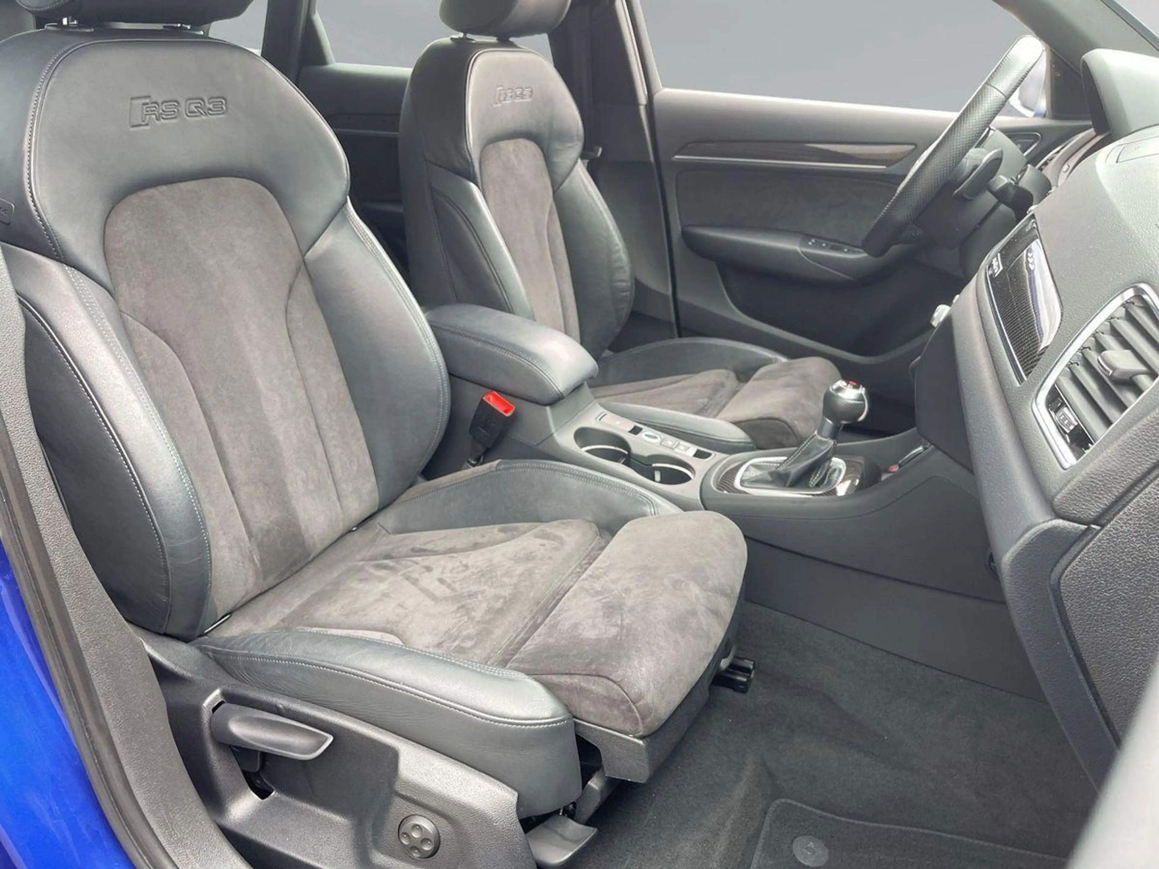 Audi RS Q3 2.5 20V TFSI DSG quattro LED NAVI BOSE — photo 9