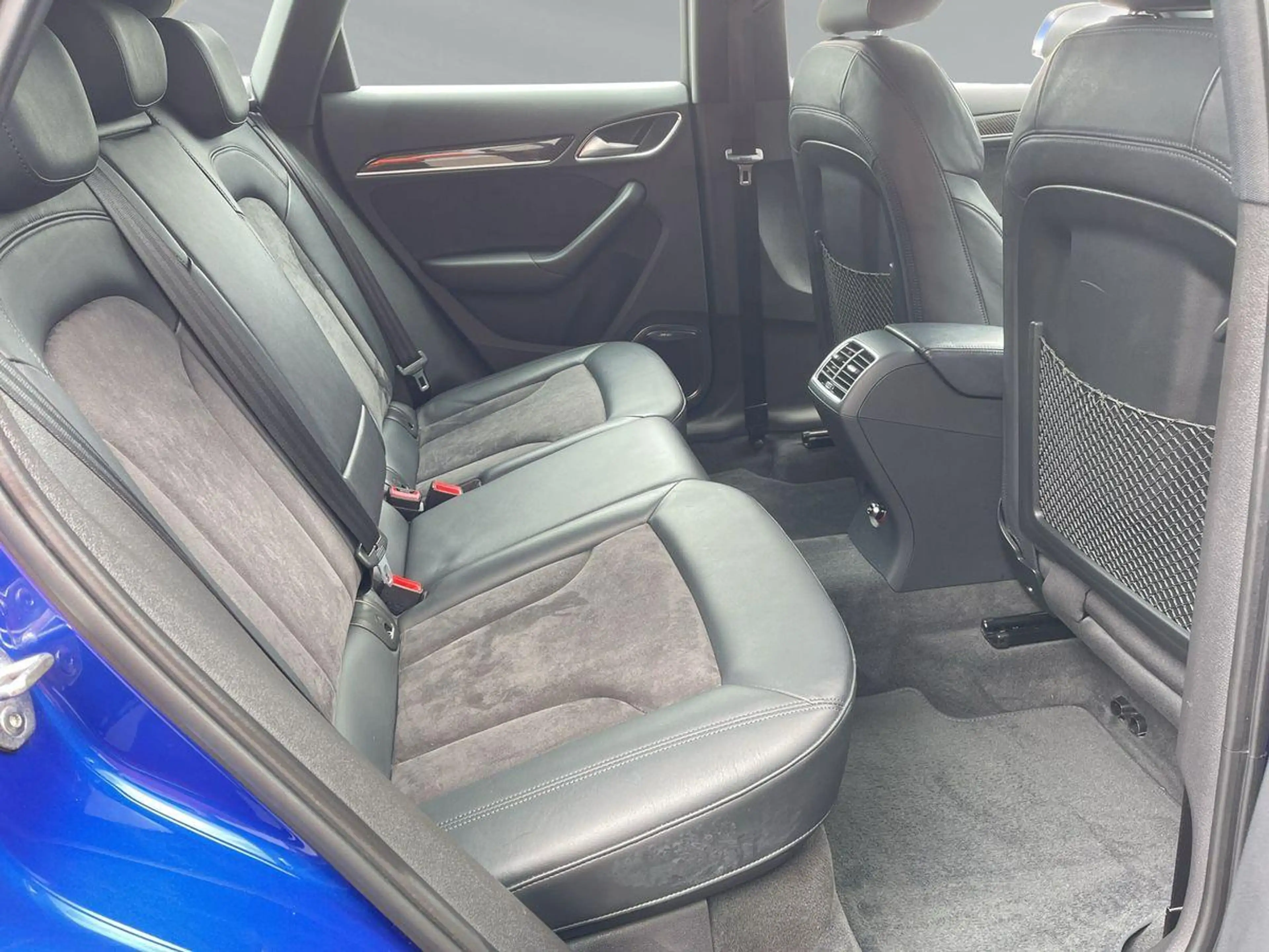 Audi RS Q3 2.5 20V TFSI DSG quattro LED NAVI BOSE — photo 11