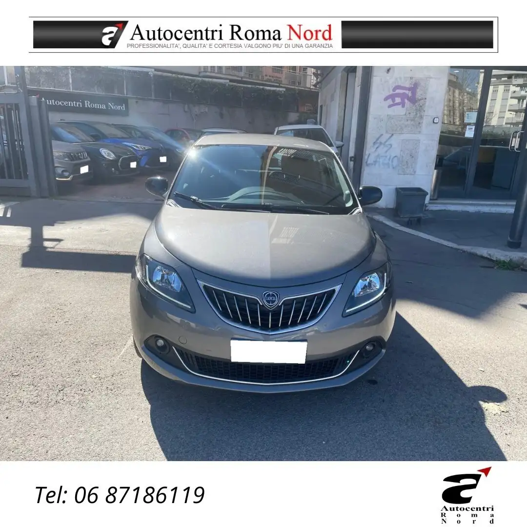 Lancia Ypsilon 1.0 firefly hybrid Gold Gris - 2