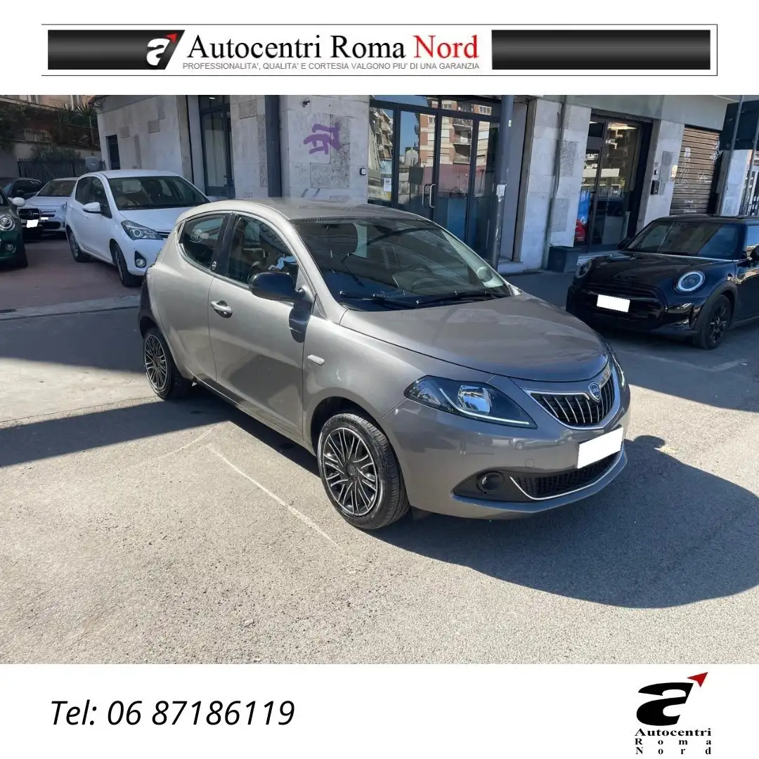 Lancia Ypsilon 1.0 firefly hybrid Gold Gris - 1