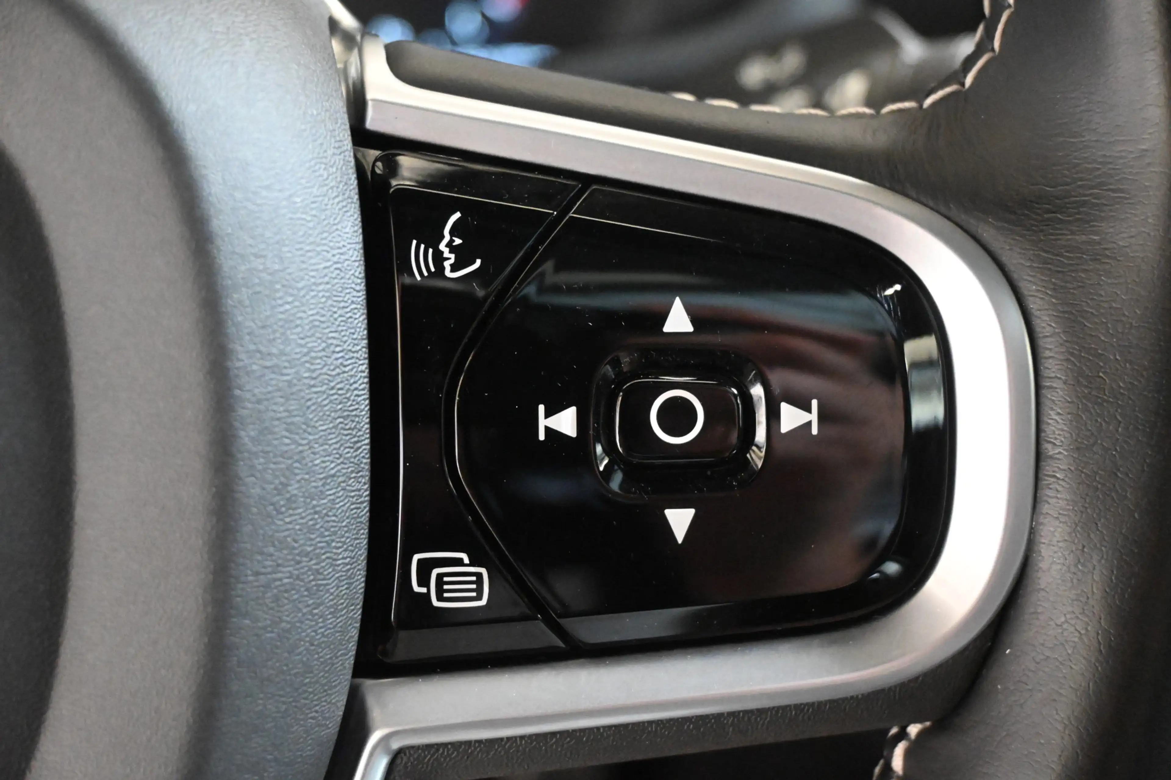 Volvo S60 2.0 B4 198pk R-Design / Plus Dark | 360° | Pano | — photo 37