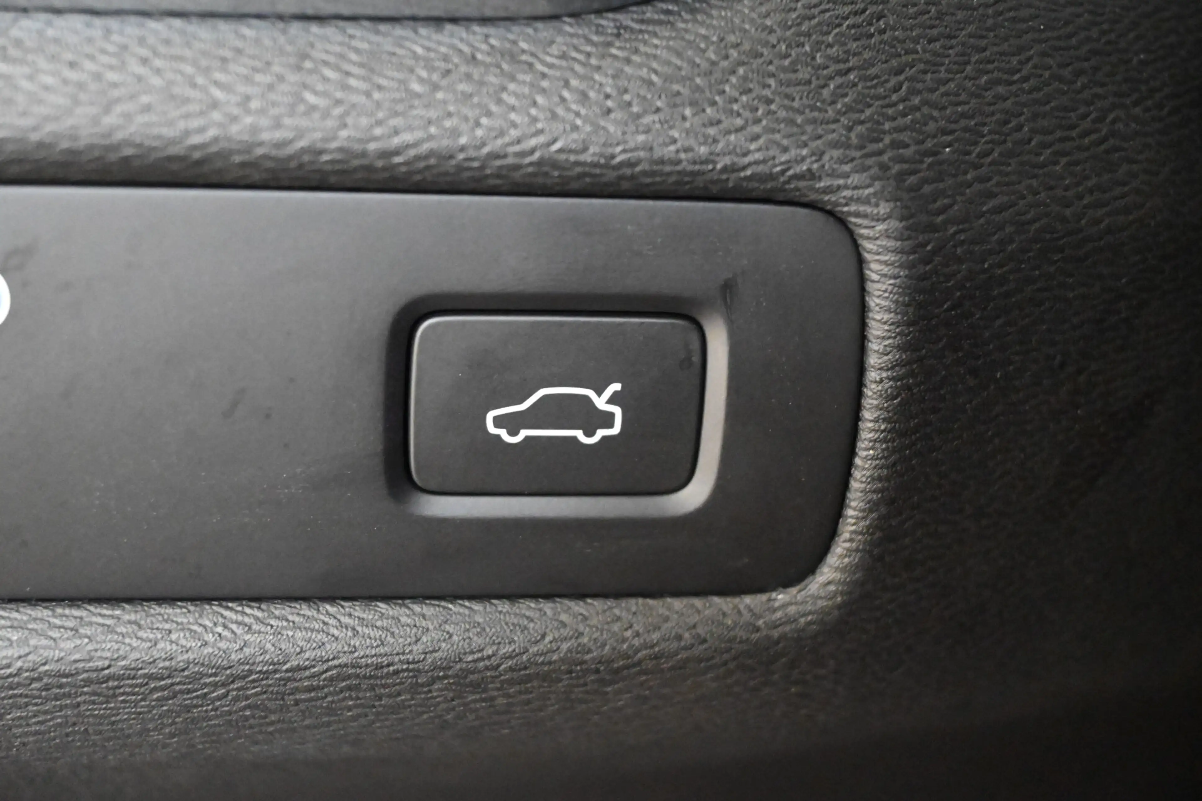 Volvo S60 2.0 B4 198pk R-Design / Plus Dark | 360° | Pano | — photo 31