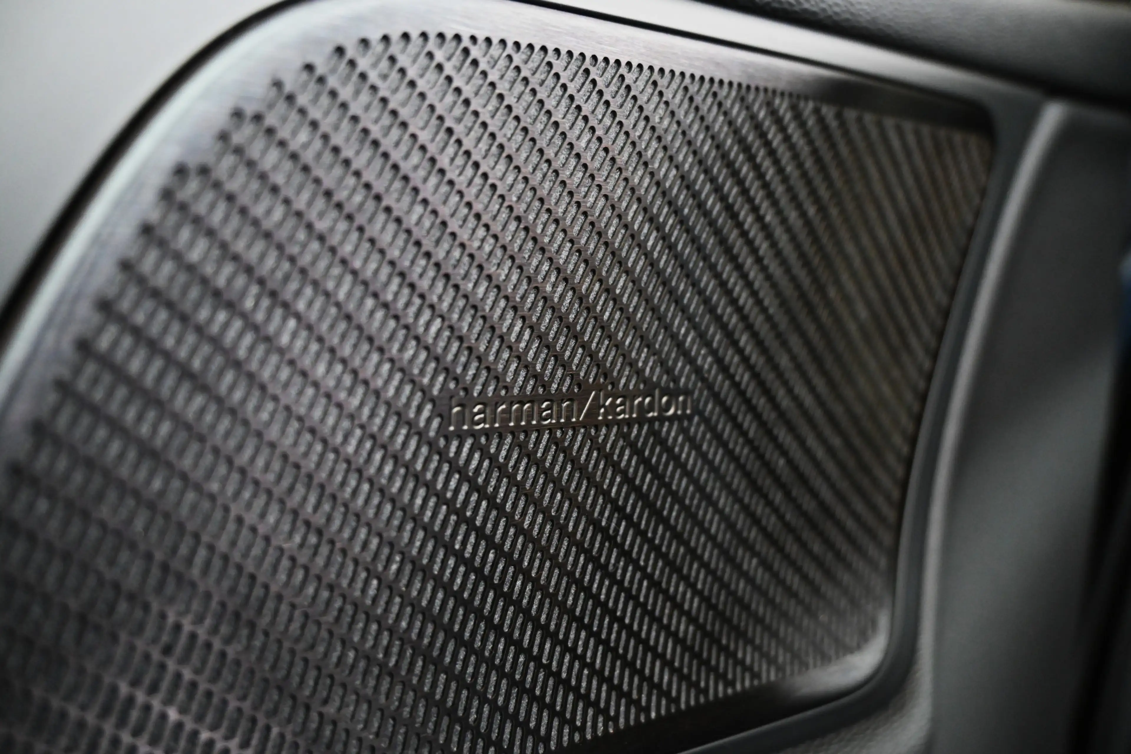 Volvo S60 2.0 B4 198pk R-Design / Plus Dark | 360° | Pano | — photo 29