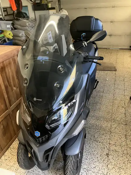 Piaggio MP3 400