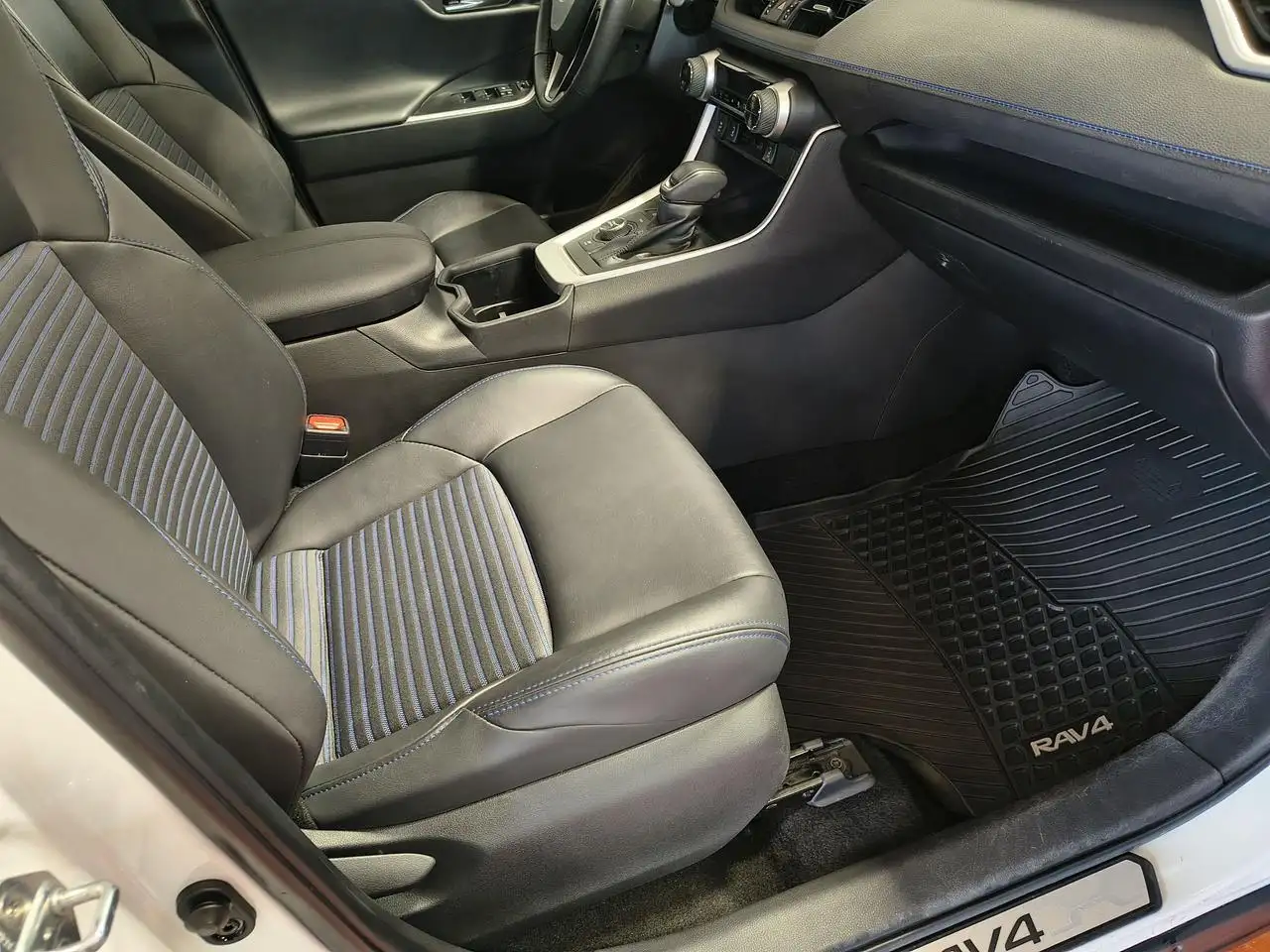 Toyota RAV 4 снимка Toyota RAV 4