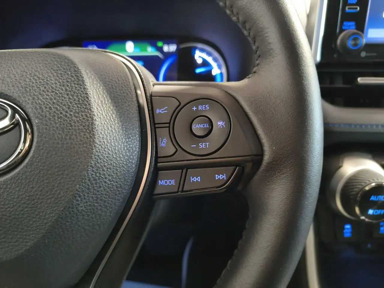 Toyota RAV 4 снимка Toyota RAV 4