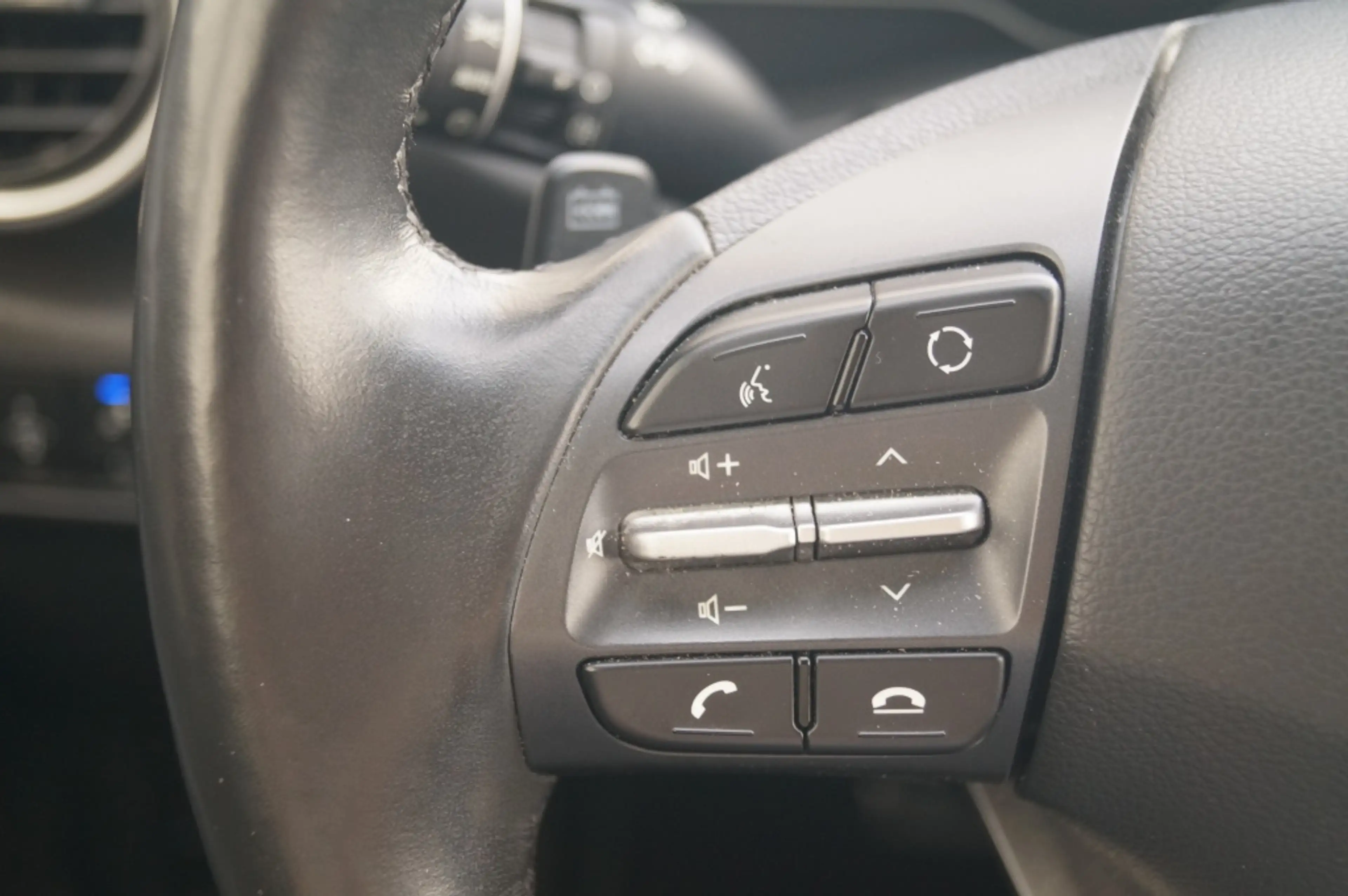 Hyundai KONA EV Premium 64 kWh -SOH92%-LEER-NAVI-ECC-CAM- — photo 17